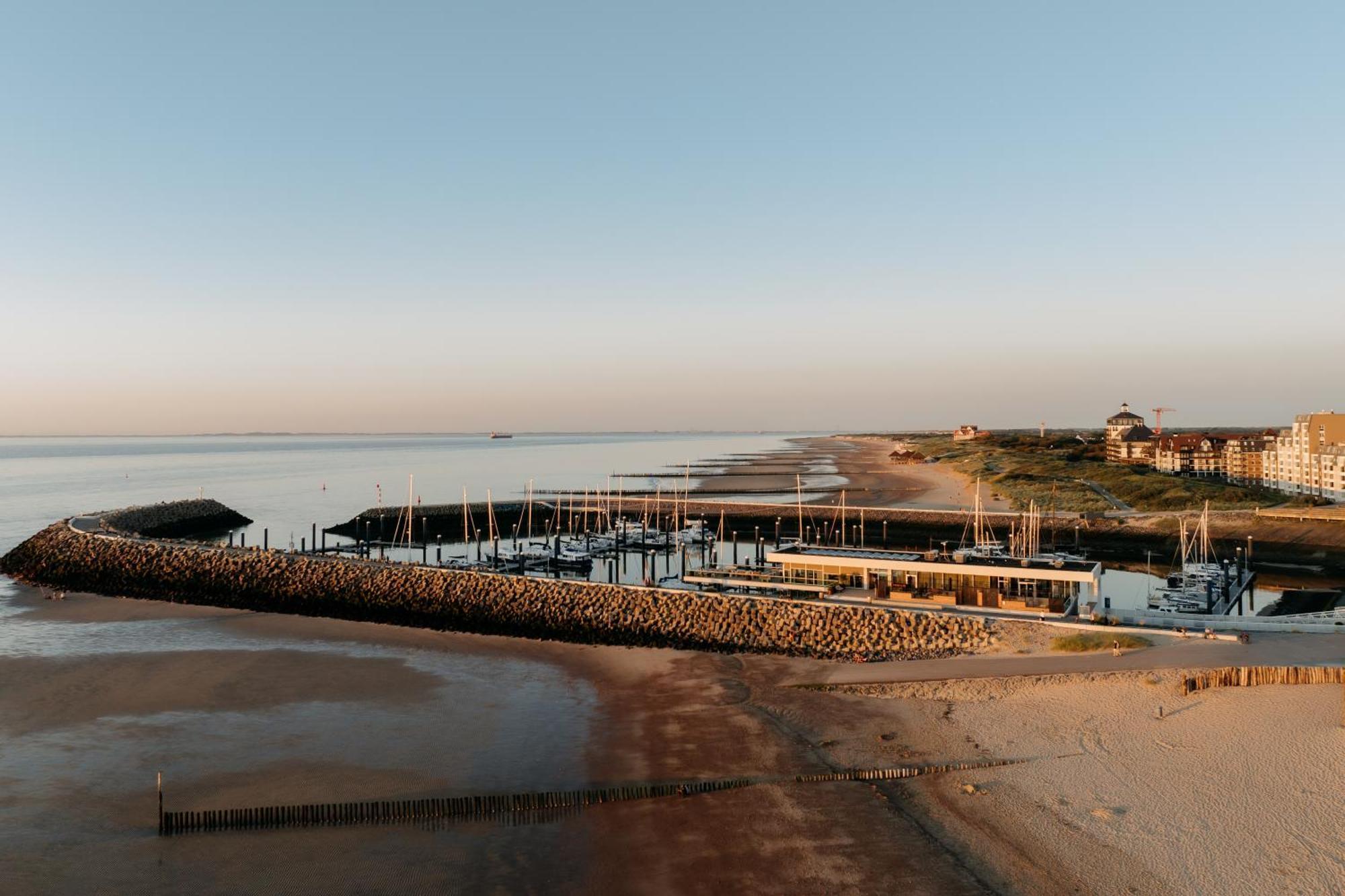 Strandhotel Cadzand Exterior photo